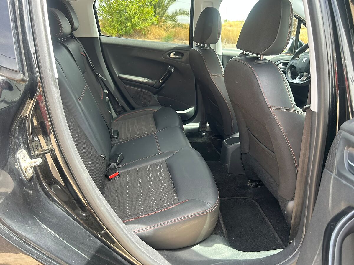 PEUGEOT 208 GT 1.2 E-THP AUTO SPANISH LHD IN SPAIN 58000 MILES SUPERB 2019